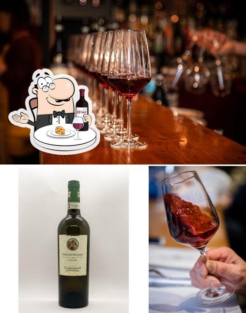 Il est fort sympathique de déguster un verre de vin à Enoteca La Cupola