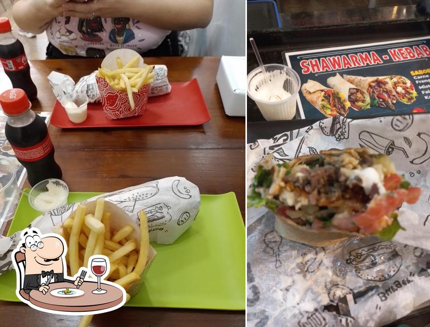 Comida em Shawarma Saer