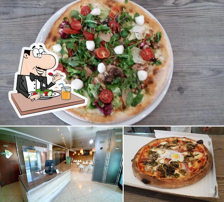 La immagine di cibo e interni da Pizzeria Capri di Contaldo Emilio