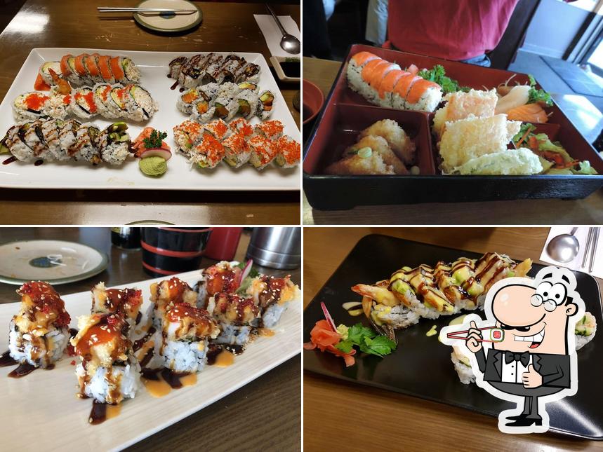 Momo Japanese & Korean Restaurant sirve rollitos de sushi