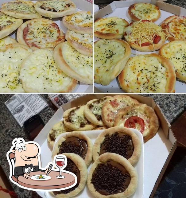 Comida em Disk Esfihas e Pizzas do Boy