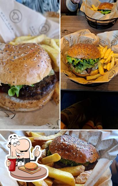 Ordina un hamburger a Holy Cow! Gourmet Burger Co. ST. GALLEN