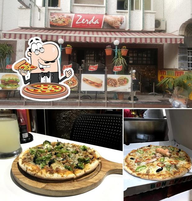 Pick pizza at Zerda
