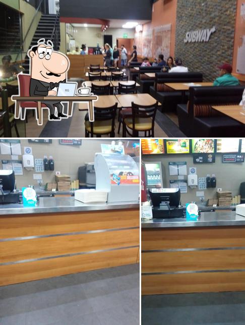 O interior do Subway