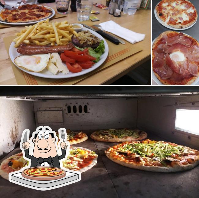 Scegli una pizza a pizzeria sandwichclub da mario via 4 novembre Castiglionedella pescaia