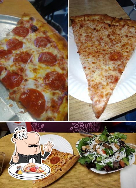 Отведайте пиццу в "Mario's Pizza Tucson"
