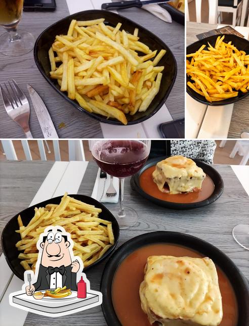 Try out French fries at A Berdadeira