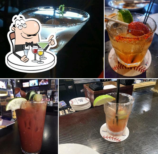 Skybox Grill & Tavern serves alcohol