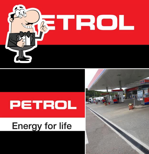 Voir la photo de Petrol