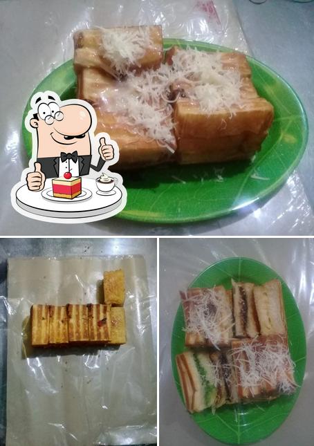 Roti Bakar AS offers a number of desserts