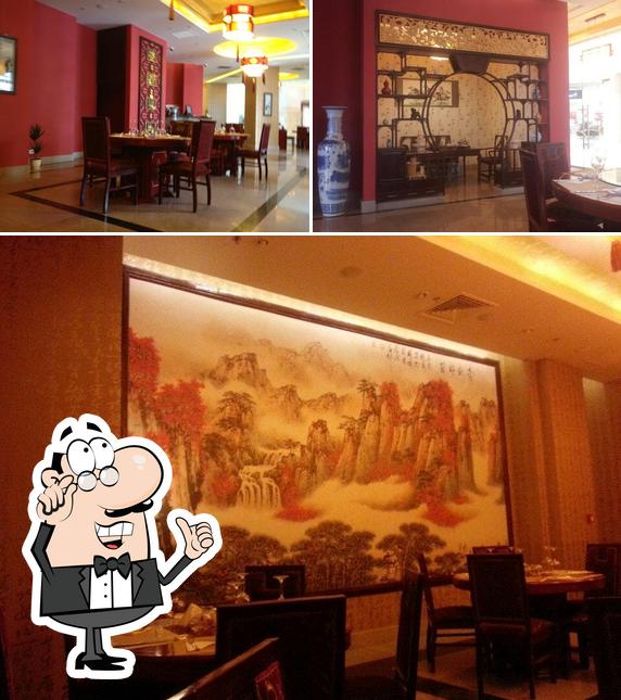 The interior of Shanghai Restaurant