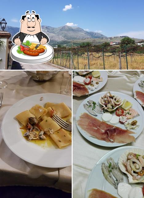 La foto di cibo e esterno da Ristorante Bar La Fontanella