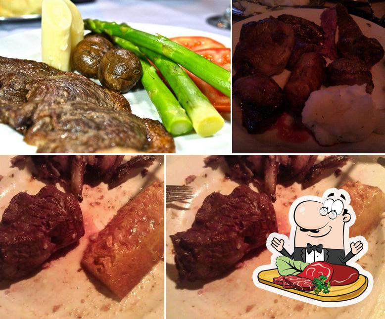 Prueba un plato con carne en Rafain Brazilian Steakhouse