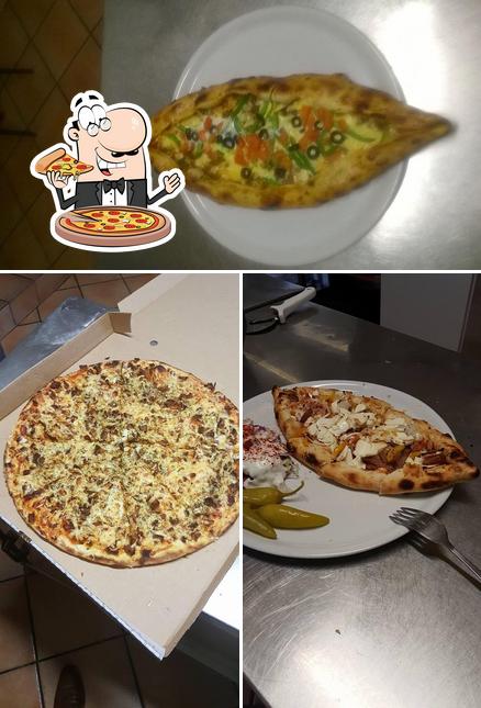 Pick pizza at Antalya Döner & Pizza