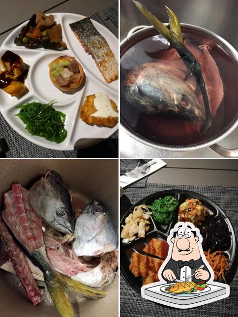 Hashimoto ristorante giapponese madrelingua serviert eine Speisekarte für Meeresfrüchteliebhaber