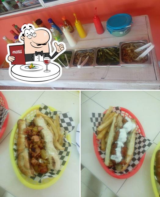 Comida en Hot Dog's El Callejero