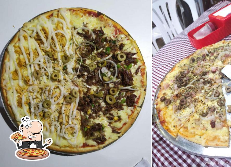 Escolha pizza no Pizzaria e Lanchonete Altas Horas