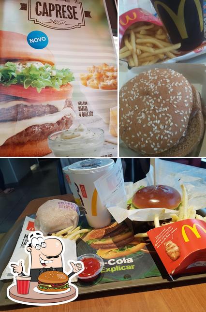 Experimente um hambúrguer no McDonald's Epia Sul