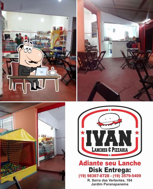 The interior of Ivan Lanches e Pizzaria