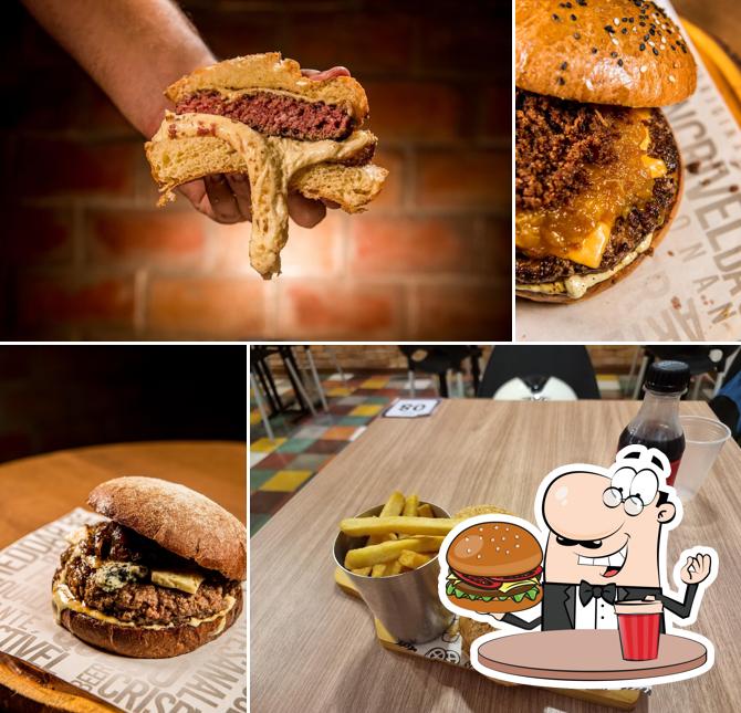 Treat yourself to a burger at Hamburguer Insano - Campina Grande (Centro)