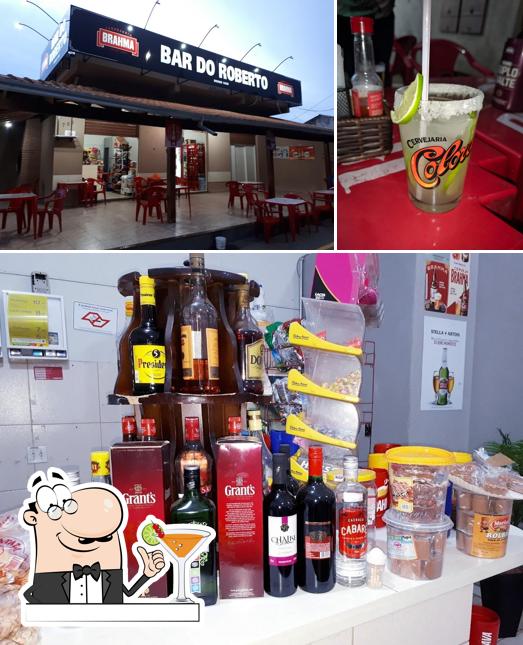 O Bar do Roberto se destaca pelo bebida e interior