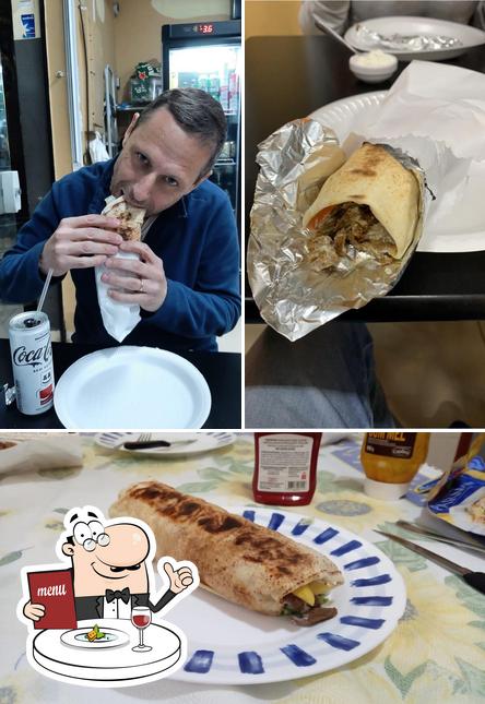 Comida em Tharwa Shawarma