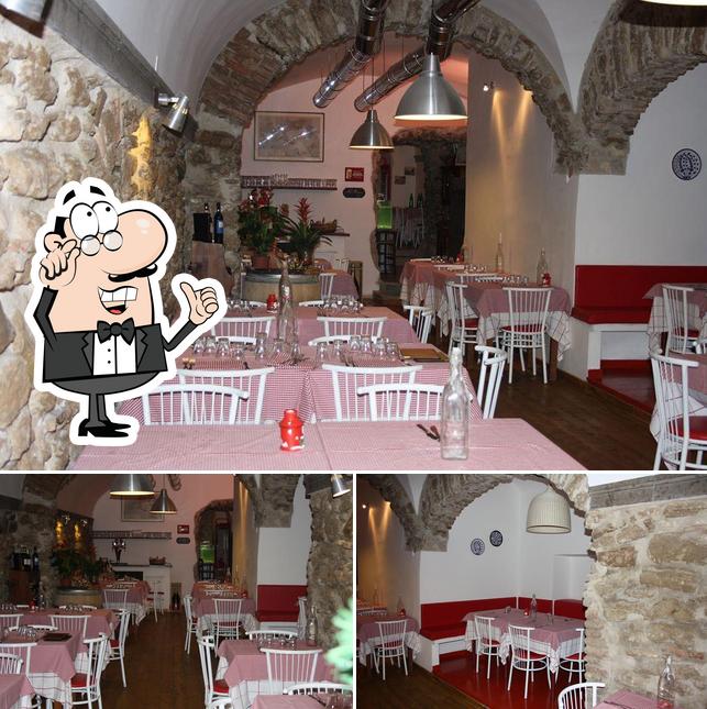 L'intérieur de Osteria del Gallo D'oro