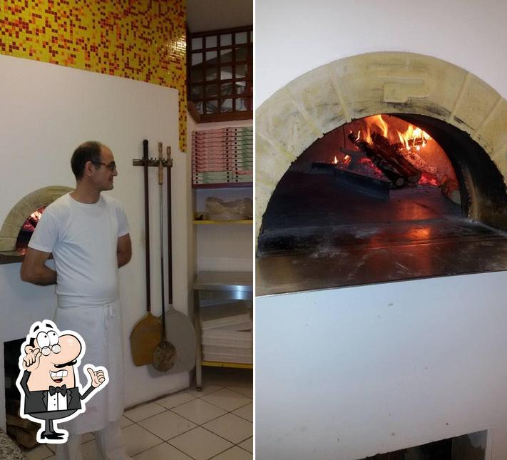 Siediti a un tavolo di G.E. PIZZA