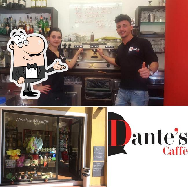 Dai un'occhiata agli interni di Dante's Caffè