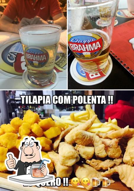 Confira a foto mostrando bebida e friso a Quiosque Chopp Brahma