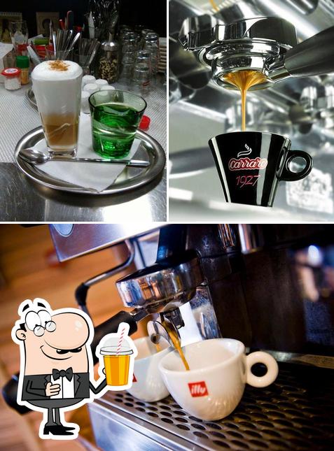 Genießt ein kühles Getränk im Corto Caffe