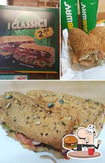 Prova un hamburger a Subway