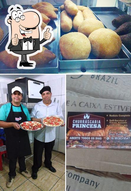 See this pic of Paulo lanches e pizzaria