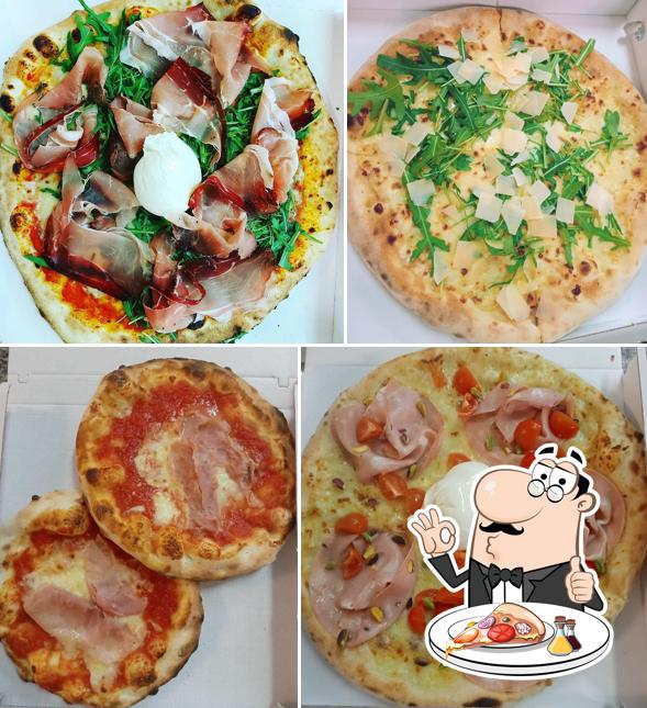 Scegli una pizza a Pizzeria Paninoteca GiustoGusto