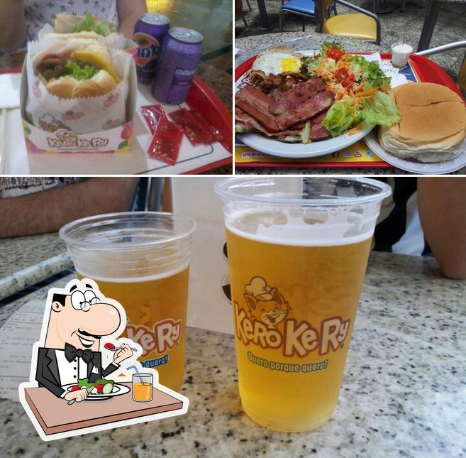 A comida e cerveja do restaurante