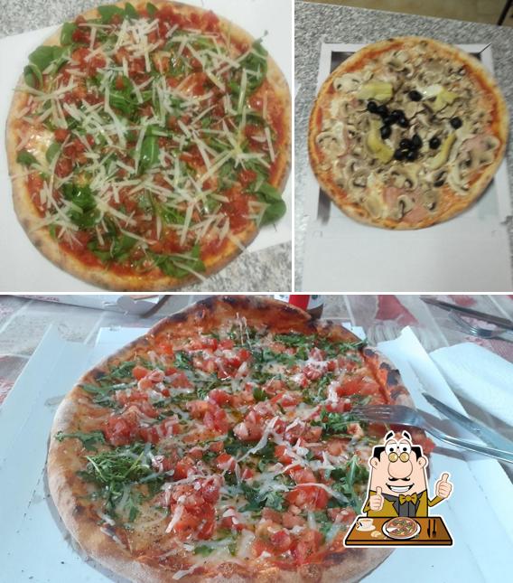 Scegli una pizza a Pizzeria Charlie