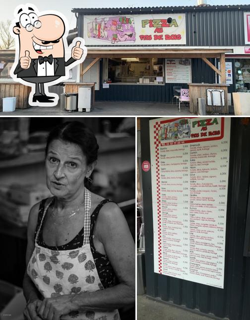 Regarder cette image de Le Camion au Feu de Bois Comptoir Pizzas Terrasse Lacanau Bourg