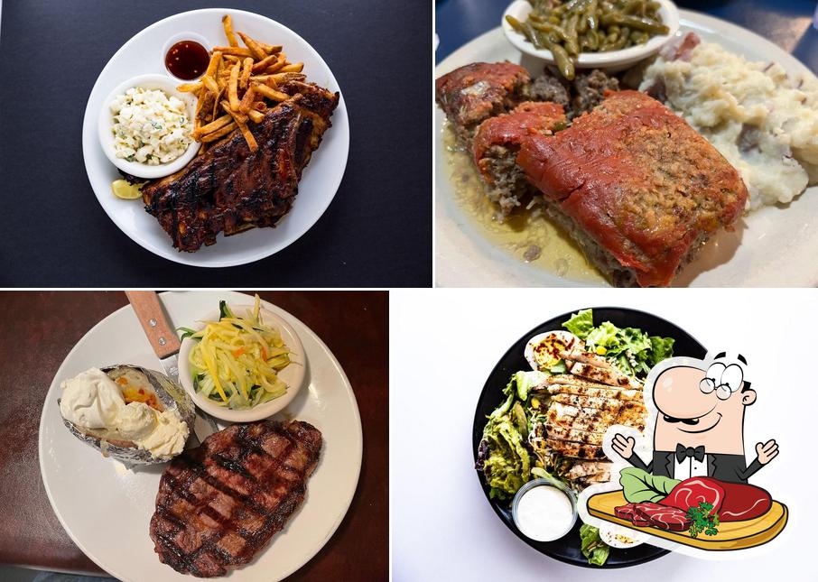 Elige un plato con carne en Hollywood's Restaurant & Bakery