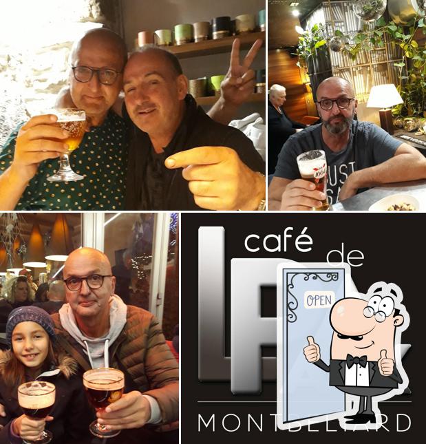 Voici une image de Café de La Paix