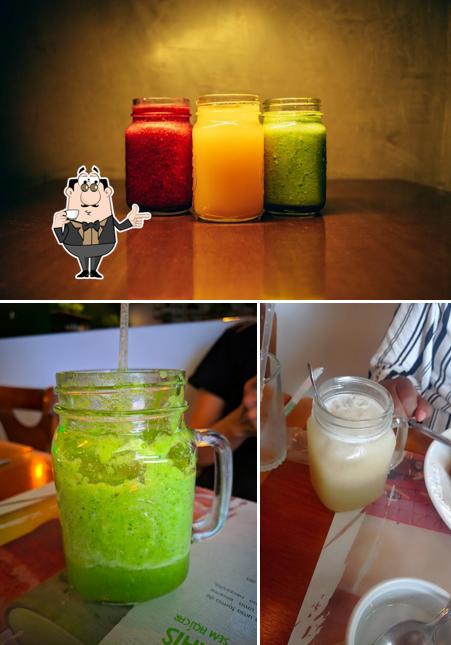 Desfrute de uma bebida no Grão Culinária Saudável - Batista Campos