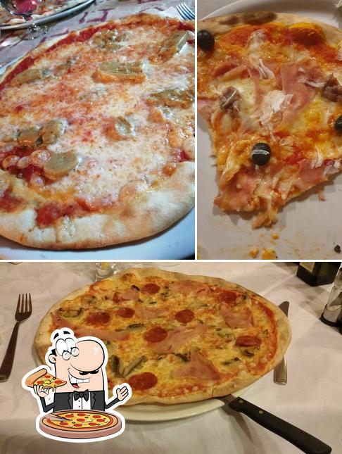 Prenditi una pizza a Ristorante Pizzeria Il Romito