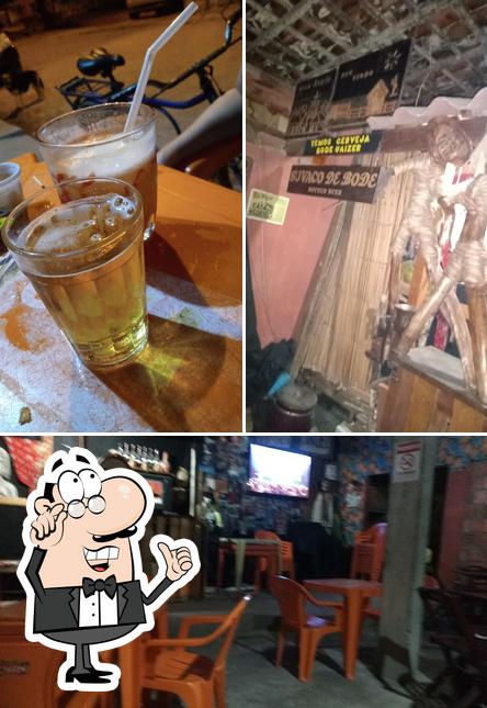 Entre diferentes coisas, interior e cerveja podem ser encontrados no Zé Davi Bar Cordel