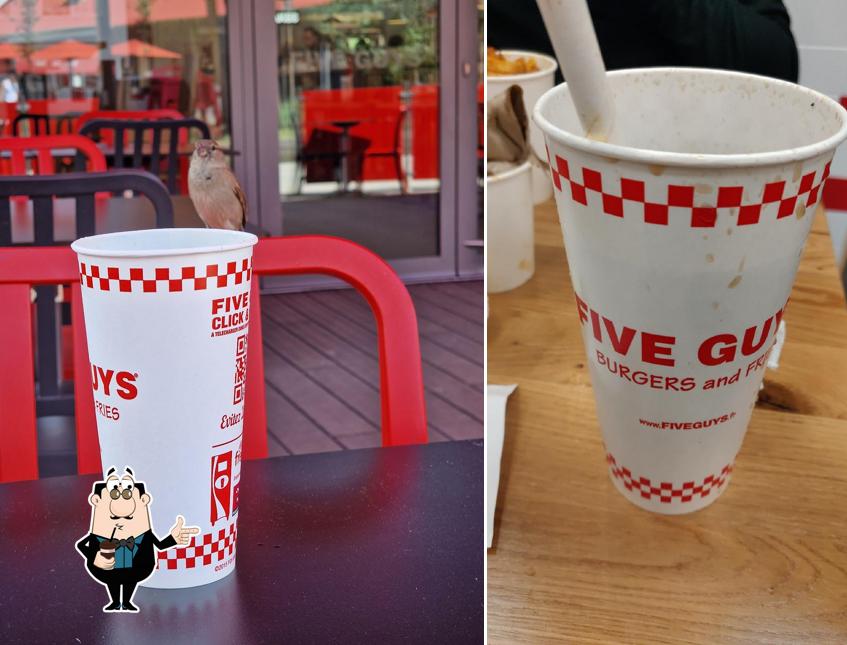 Profitez d'une boisson à Five Guys Bayonne Bab2