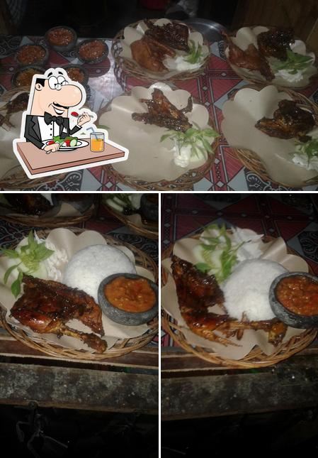 Food at RM.bebek kartosuro pandangan cabang sarang