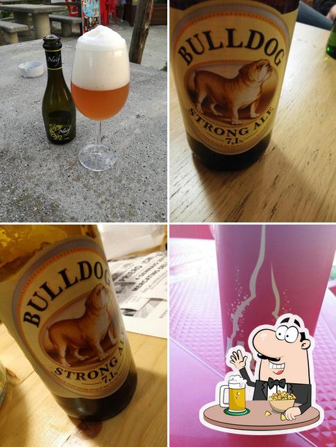 Puoi goderti un rinfrescante bicchiere di birra chiara o scura