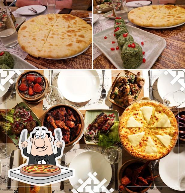 Prenez des pizzas à Restaurant Pasanauri Kazbegi ave