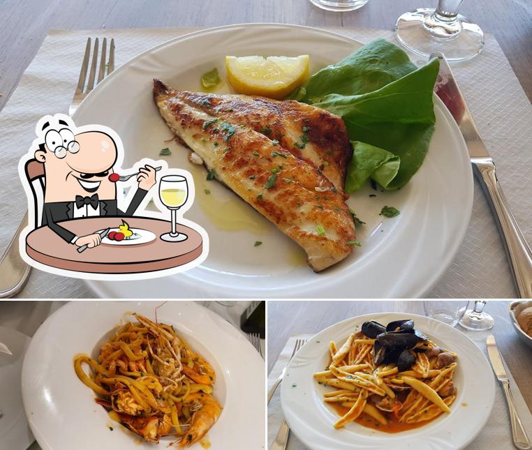 Cibo al Ristorante Con Pizzeria Volo A Vela