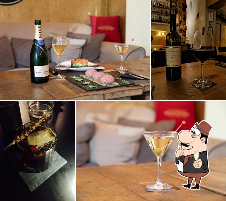 Casa Mia - Cocktail Bar & Bistrot offre un'ampia selezione di cocktail e drink alcolici