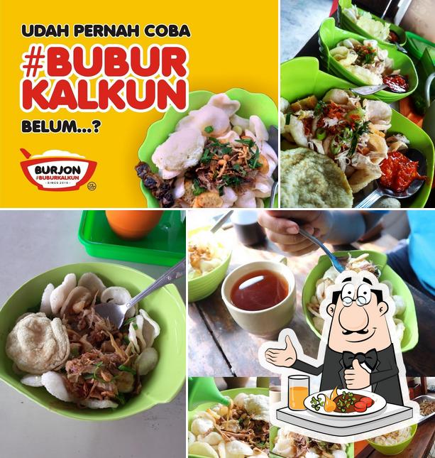 Bubur Kalkun BURJON Godean sẽ đưa bạn vào một thế giới ẩm thực đầy màu sắc và hương vị. Nhà hàng này đang làm mưa làm gió với các món ăn đặc biệt và chất lượng tuyệt vời. Hãy đến và tận hưởng nó ngay hôm nay! 