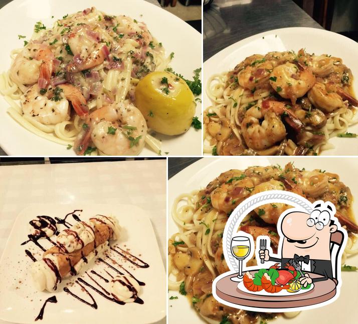 В "Roma Italian Restaurant" вы можете попробовать различные блюда с морепродуктами